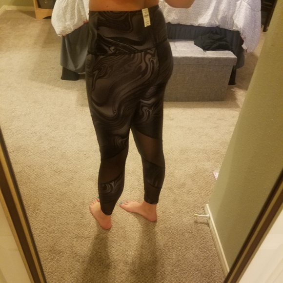 Victoria's Secret Ultimate Highwaist Ankle Legging - Picture 6 of 8
